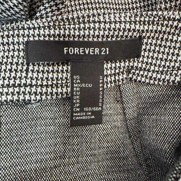 Forever 21 Houndstooth Skort S Black White Flat Front Preppy - Picture 6 of 7